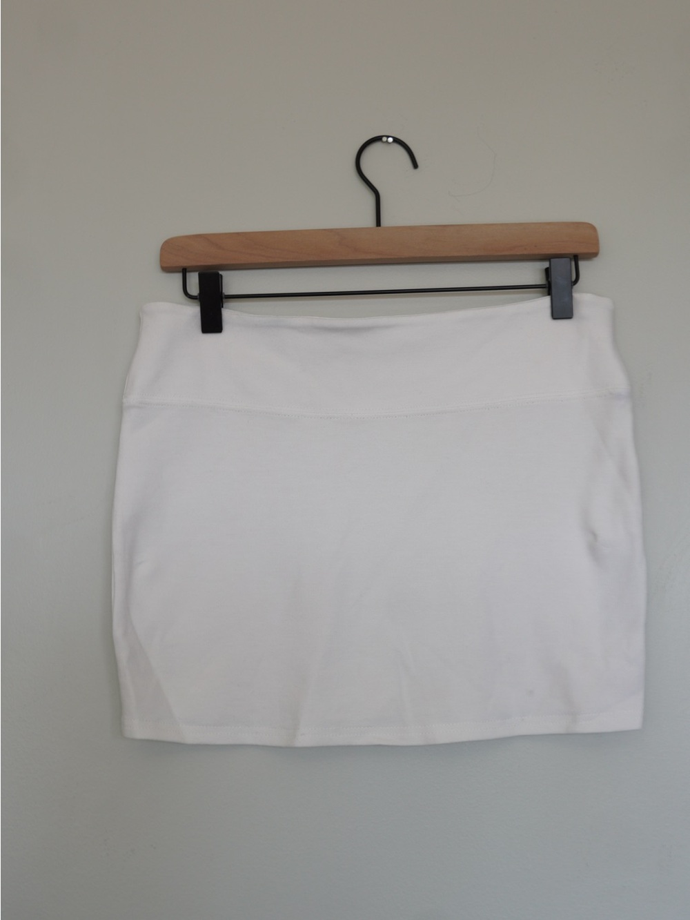 UO PEACHY LOW RISE MINI SKIRT